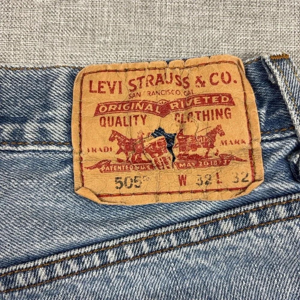 Levi's 505 Jeans Mens 32x32 Light Wash Distressed Regular Straight Denim Y2K